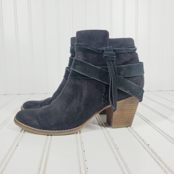 Dolce Vita DV8 Jennie Tasseled Suede Almond Toe Block Heel Bootie B375 - Picture 1 of 12